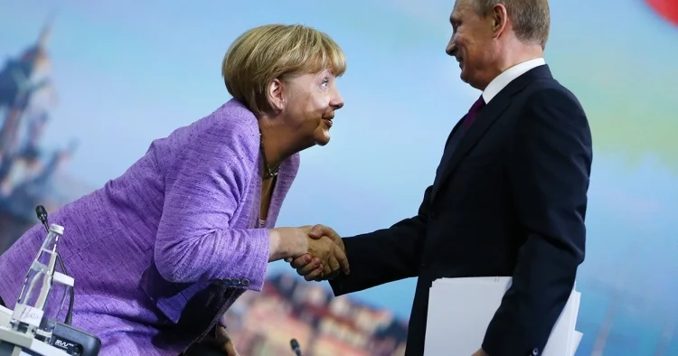 Merkel, Putin və mənasız diplomatiya İflasa uğrayan siyasət