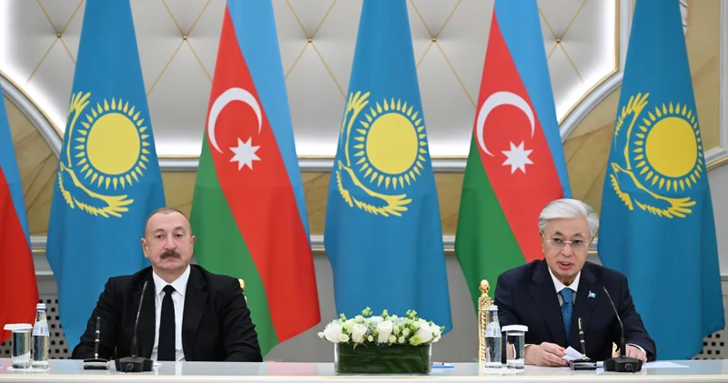 Prezidentlər bəyanatlarla çıxış etdilər