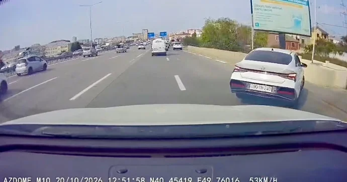 Tıxacdan yayınan sürücü birbaşa ən sağ zolağa keçib təhlükə yaratdı VİDEO
