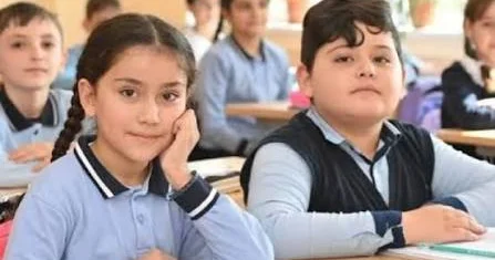 Məktəblərdə tətbiq edilən qaydalar ümumi nizam intizamın təmin edilməsinə xidmət edir SOSİOLOQ DANIŞDI