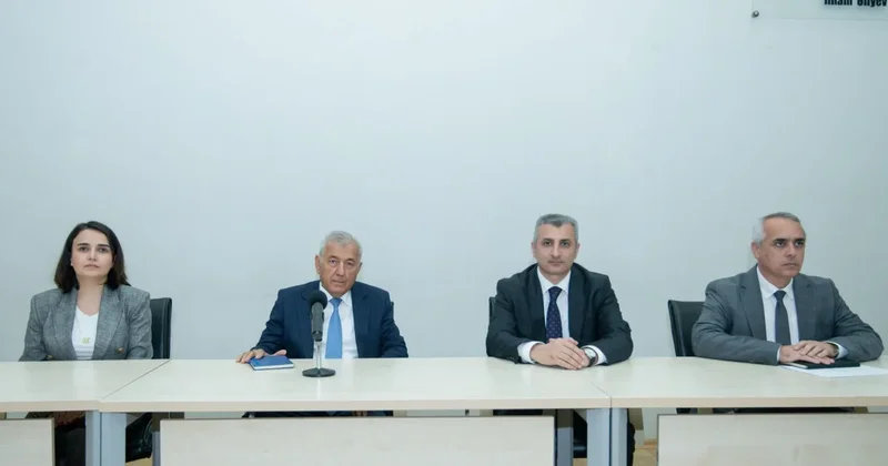 Rektor PKTU BMU Mühəndislik fakültəsinin tələbələri ilə görüşüb FOTO