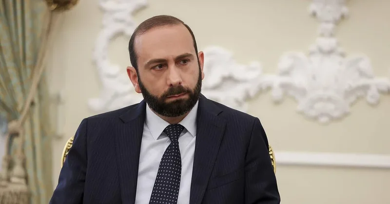 Erməni nazir: “Azərbaycan deyir ki, konstitusiyanız dəyişdirilənə qədər sülhü imzalamayacağam”