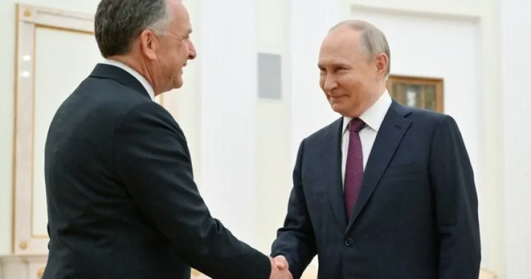Uitkoff Rusiyaya gəlir: Putinlə görüşəcək