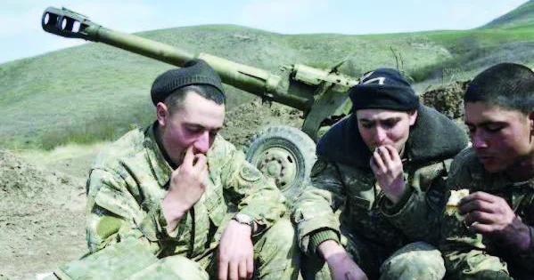 Atası müxalifət partiyasına qoşulan hərbçi işdən çıxarıldı