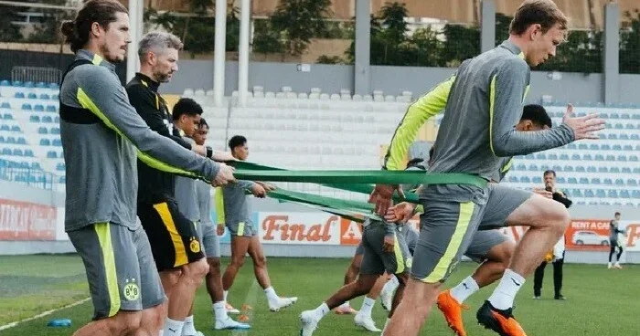"Dortmund" buna görə "Qarabağ"a təşəkkür etdi Foto