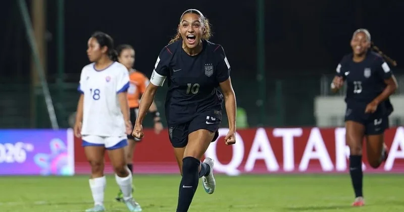 ABŞ li futbol ulduzunun bacısı dünya çempionatlarının tarixinə düşüb