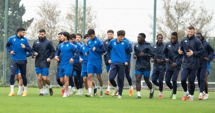 Kəpəz Şəfa ilə oyuna itkisiz hazırlaşır