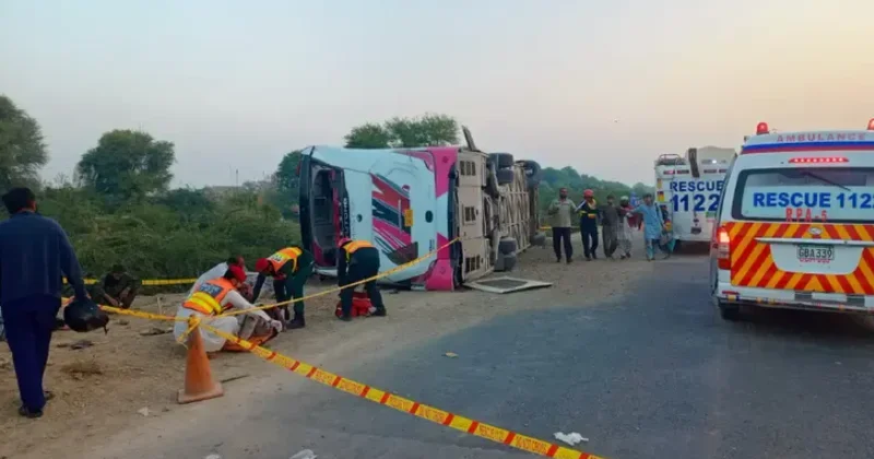 Pakistanda avtobus aşıb, 10 nəfər ölüb