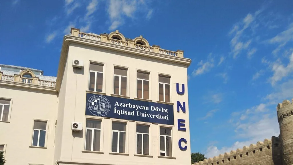 Bu universitetdə əmək haqları artırıldı