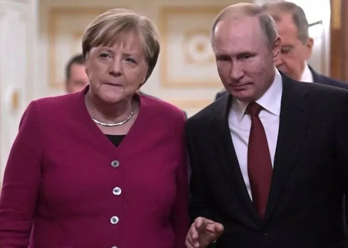 Merkel Putinin xarakterini açdı: Elə şeylər dedi ki...