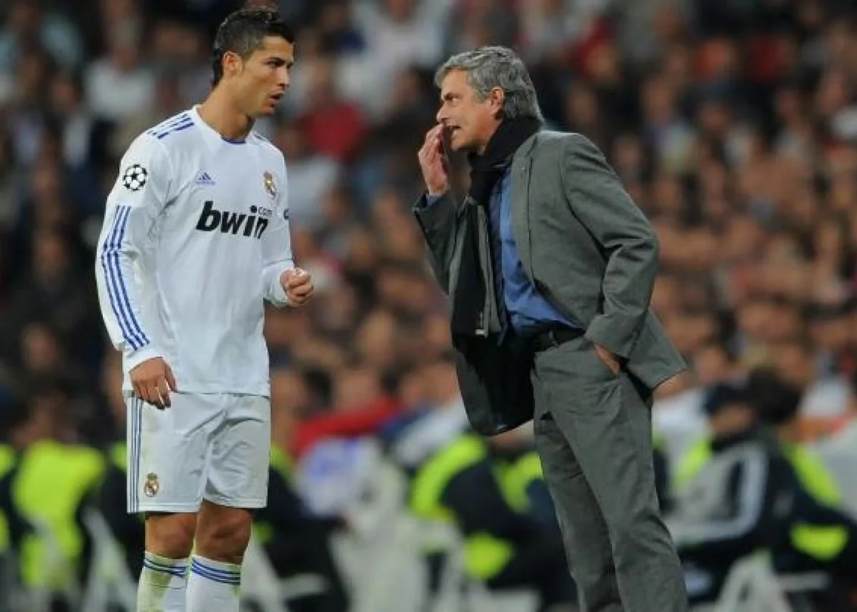 Mourinyo Ronaldonu Fənərbaxçaya dəvət ETDİ