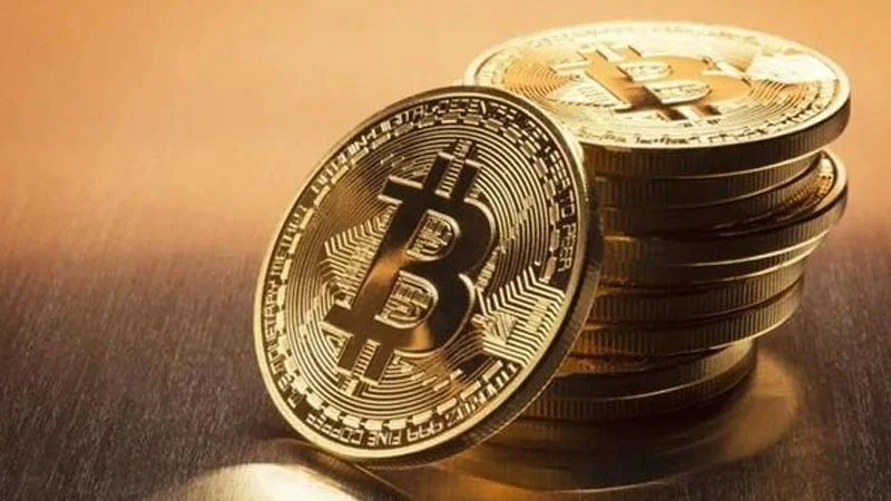 Bitcoin 97 min dolları ötdü və tarixi rekordu yenilədi