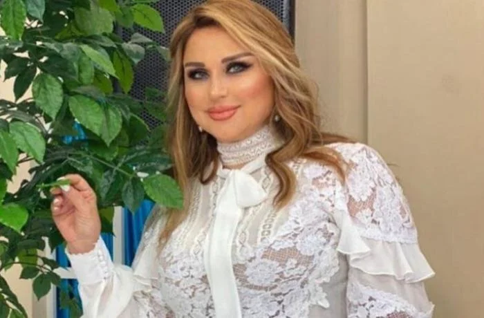 Mələkxanım Eyubova qudası ilə FOTO