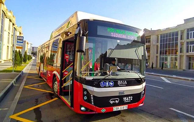 “Bakubus” avtobusu qadını vurdu Vəziyyəti ağırdır