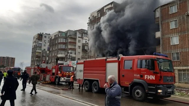 Qobu Park2də yanğın: sakinlər təxliyə olundu