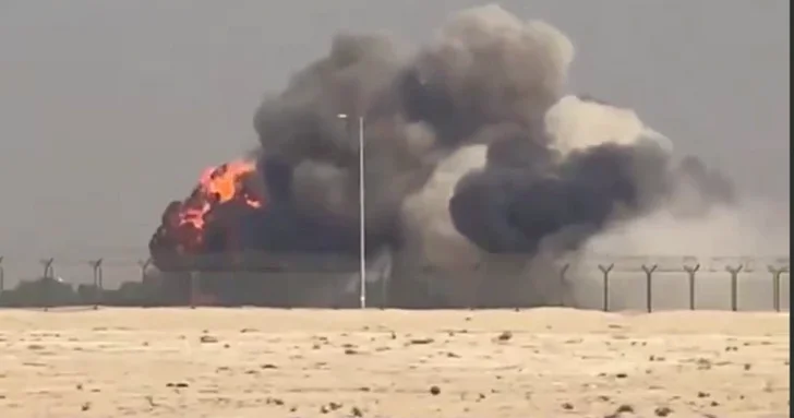 Авиационная демонстрация в Дубае омрачена крушением индийского самолета Tejas