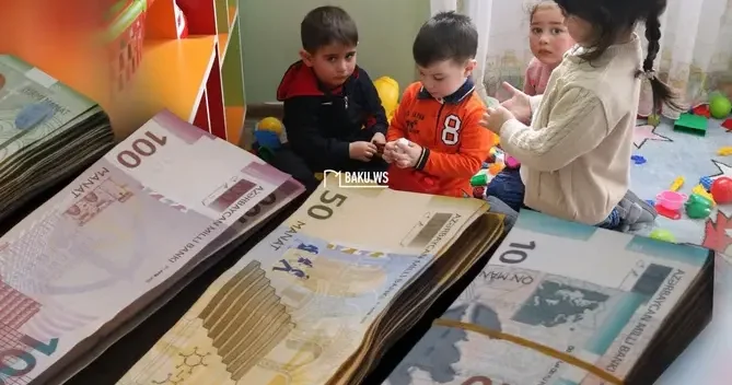 UŞAQLARI SAYIB, SONRA PUL VERİRLƏR... Ölkədə 5 uşağı olan ailə niyə dövlət dəstəyindən kənarda qalıb?