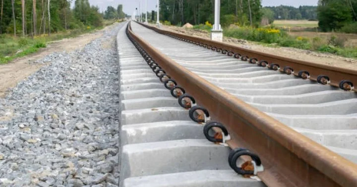 İri bank Azərbaycanın dəmir yolu xətti üçün 300 milyon dollar kredit ayıra bilər