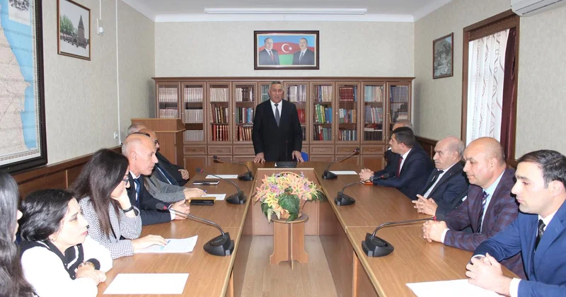 “Yeni Azərbaycan Partiyasının yaradılmasının 33 cü ildönümü: bir qərinədə bir əsrə bərabər inkişaf yolu” mövzusunda tədbir keçirilib