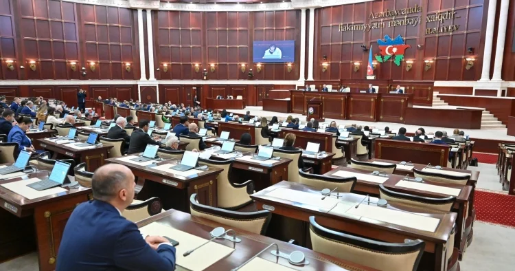 Milli Məclisdə vergilərlə bağlı yeniliyə etiraz: Maaş artmadan vergi artırılır