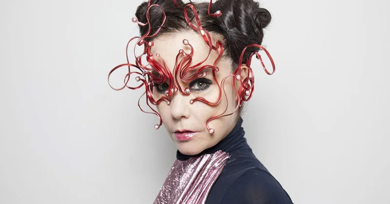 Bu həftə sonundan sonrakı gələcəyimi bilmək istəmirəm... Günün mahnısı