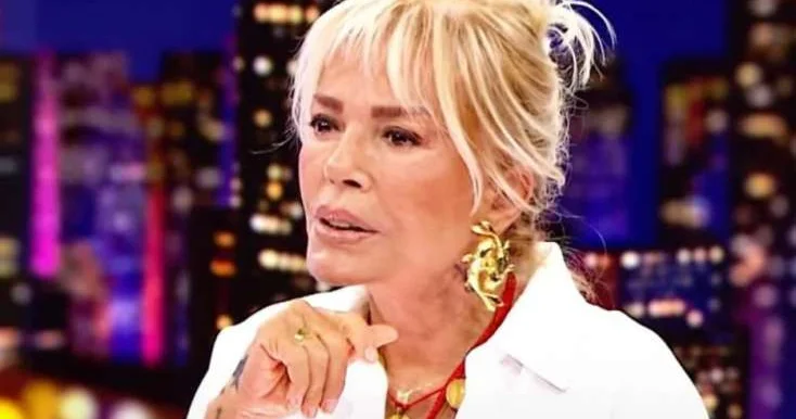 “Xərçəng saçlarımı tökdü, parik taxıram” Müğənni