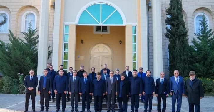 Религиозное просвещение в приоритете: визит Рамина Мамедова в мечети Сабирабадского района