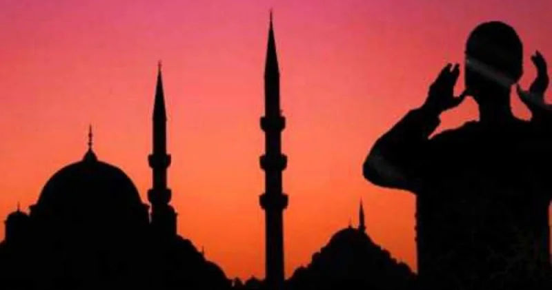 Dini və siyasəti bir birinə qatmasaq ayrılıqda faydalıdır...