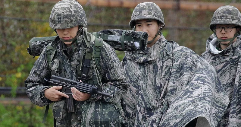 Военные КНДР пересекли границу с Южной Кореей