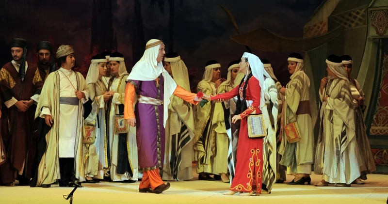 Opera Teatrında tapşırıq qalmaqalı: Almaxanım iddia etdi, Xalq artisti cavab verdi