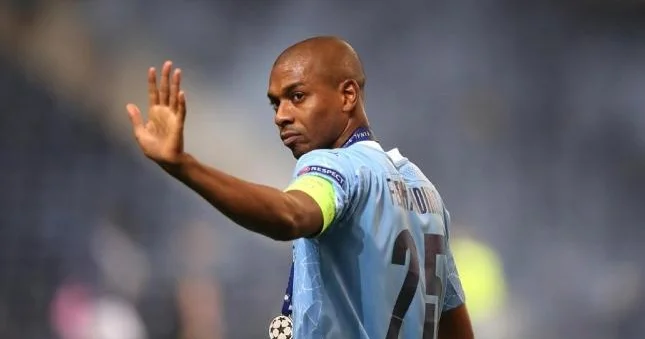 40 yaşında futbolla vidalaşdı