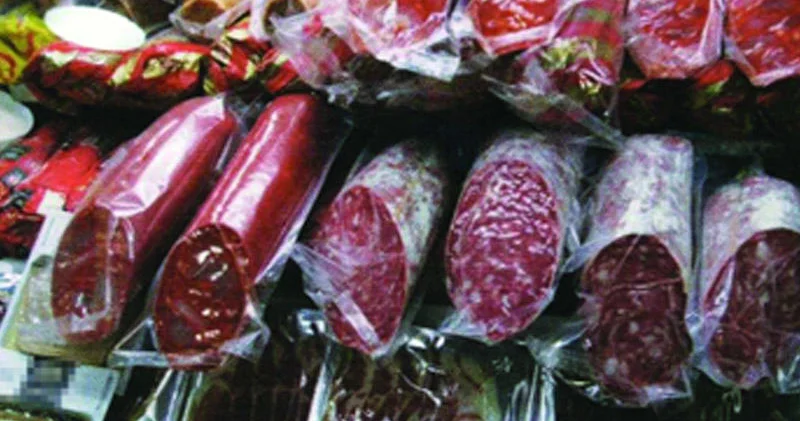 Yollardan və bazarlardan kolbasa almayın: At ətini mal əti adından yeyirik