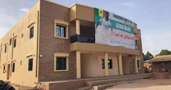 Sadio Mane doğma kəndini yenidən qurur: Sakinlərə hər ay maaş verilir