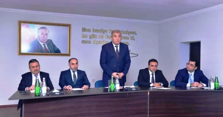 В районах Баку прошли совещания по борьбе с снегопадами