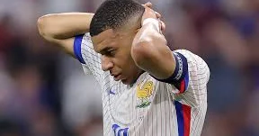 Kilian Mbappe ilə PSJ arasında qalmaqal davam edir