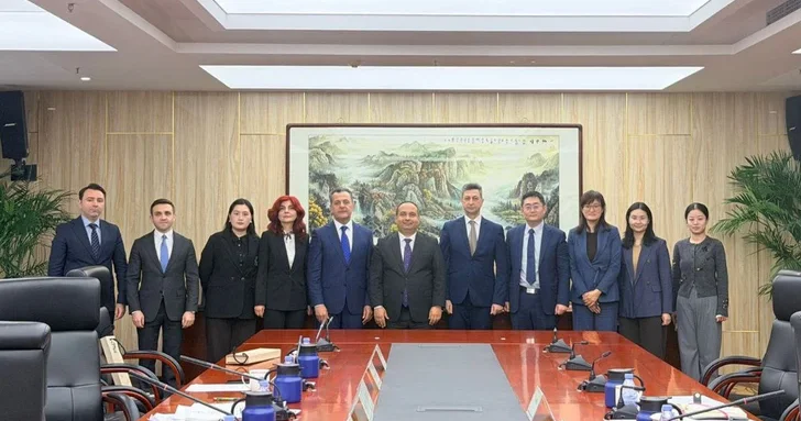 Азербайджанская делегация подписала меморандум о сотрудничестве с Пекинским университетом медицины