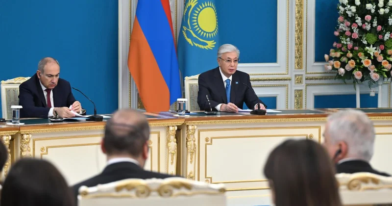 На встрече с Пашиняном Токаев поблагодарил Ильхама Алиева