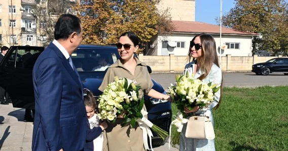 Leyla və Alena Əliyeva uşaqlarla film izlədilər FOTOLAR