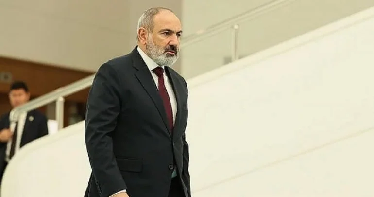 İrəvanda ikibaşlı OYUN