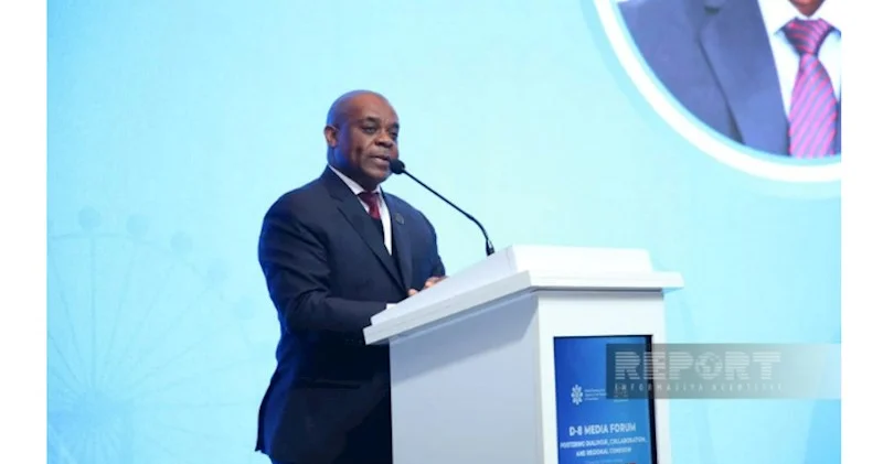 Azərbaycan D 8 Media Peşəkarlıq Mərkəzini yaratmağı və ev sahibliyi etməyi təklif edib