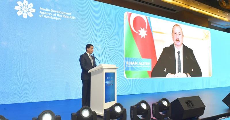 Bakıda D 8 Media Forumu başlayıb FOTO