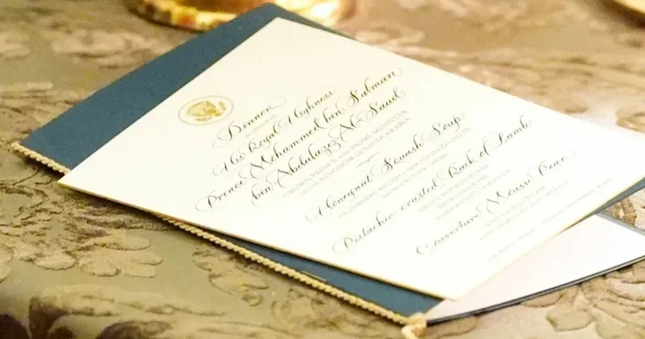 Изысканное меню и именитые гости: как прошел торжественный прием у Трампа в честь саудовского принца