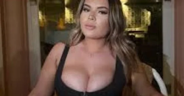 Partiya sədri istefa verdi Qızının porno görüntülərinə görə