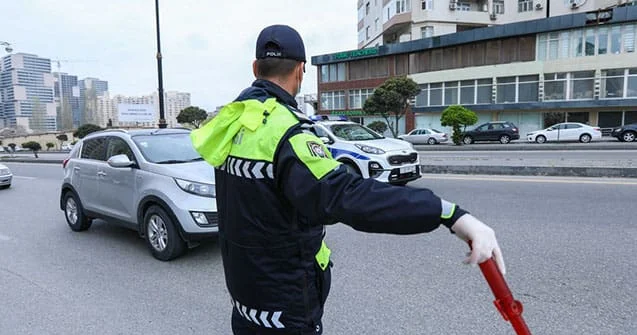 Yol polisinə tabe olmayan məmur həbs olundu