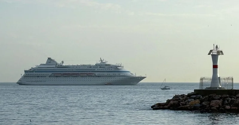 İstanbula girişi qadağan edilən kruiz gəmisi Soçiyə göndərilib