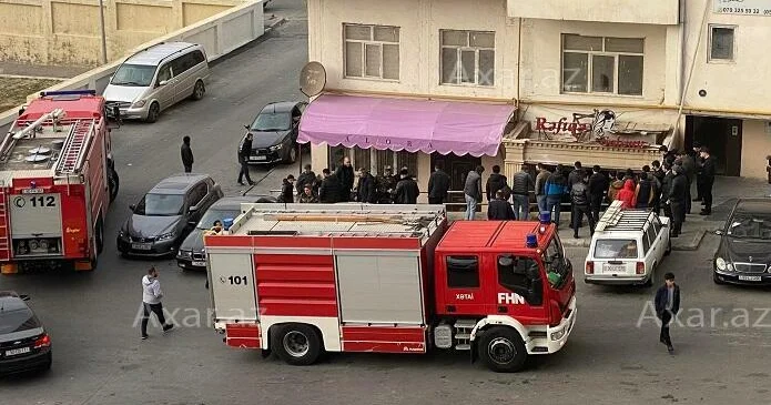 Yanğının baş verdiyi binanın qarşısında qərargah yaradıldı