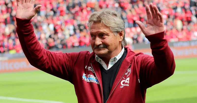 Futbol üzrə almaniyalı keçmiş dünya çempionu öldü