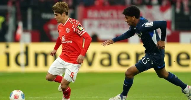 Bundesliqada 11 ci tura start verildi