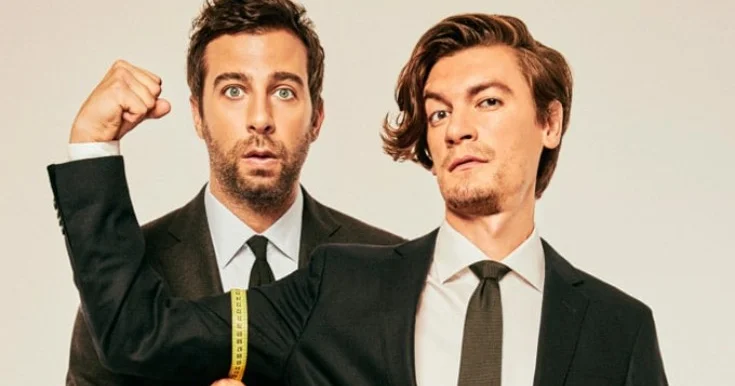 İçində məşhurların olduğu təyyarə təcili eniş etdi