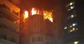 Bakıda hündürmərtəbəli binada yanğın başlayıb